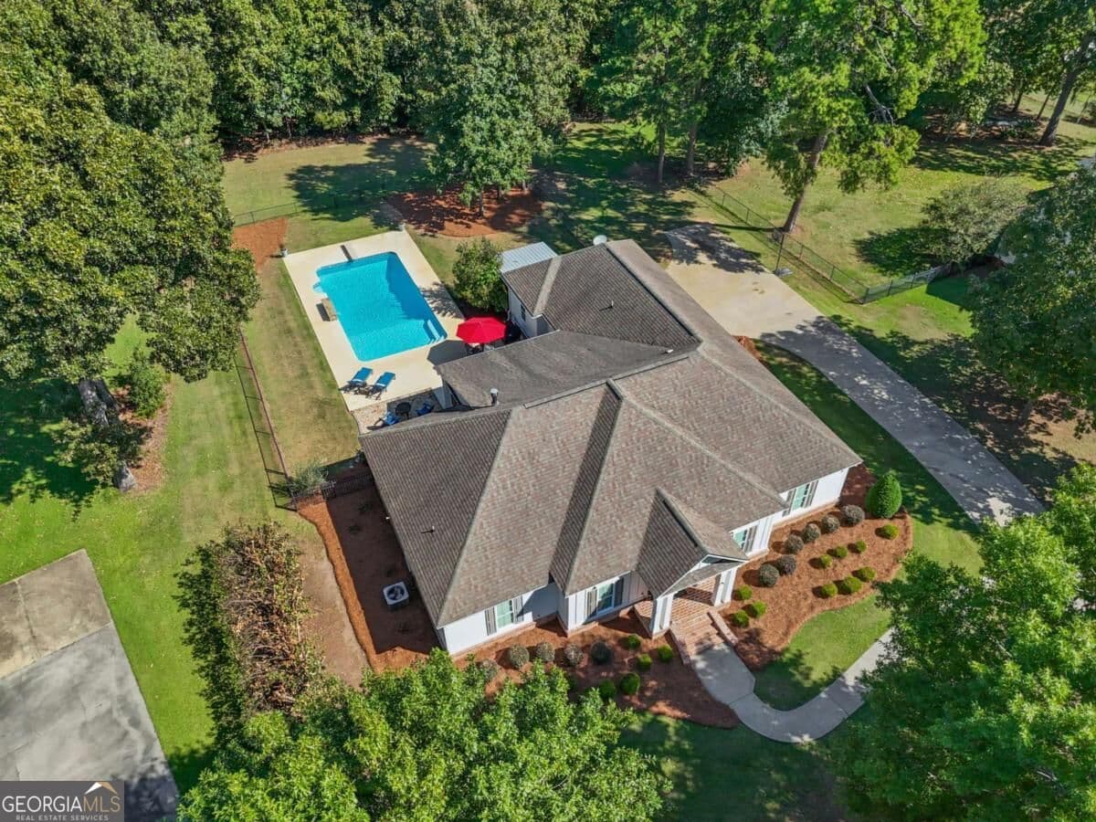 3 bedroom, 2.5 bathroom, 2,457 sq ft single family residence for sale at 111 Ashley Court, Leesburg, GA 31763 — photo 2