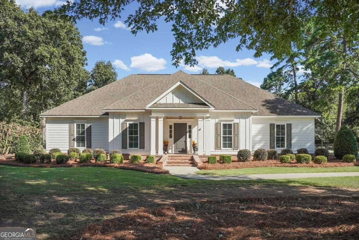 3 bedroom, 2.5 bathroom, 2,457 sq ft single family residence for sale at 111 Ashley Court, Leesburg, GA 31763