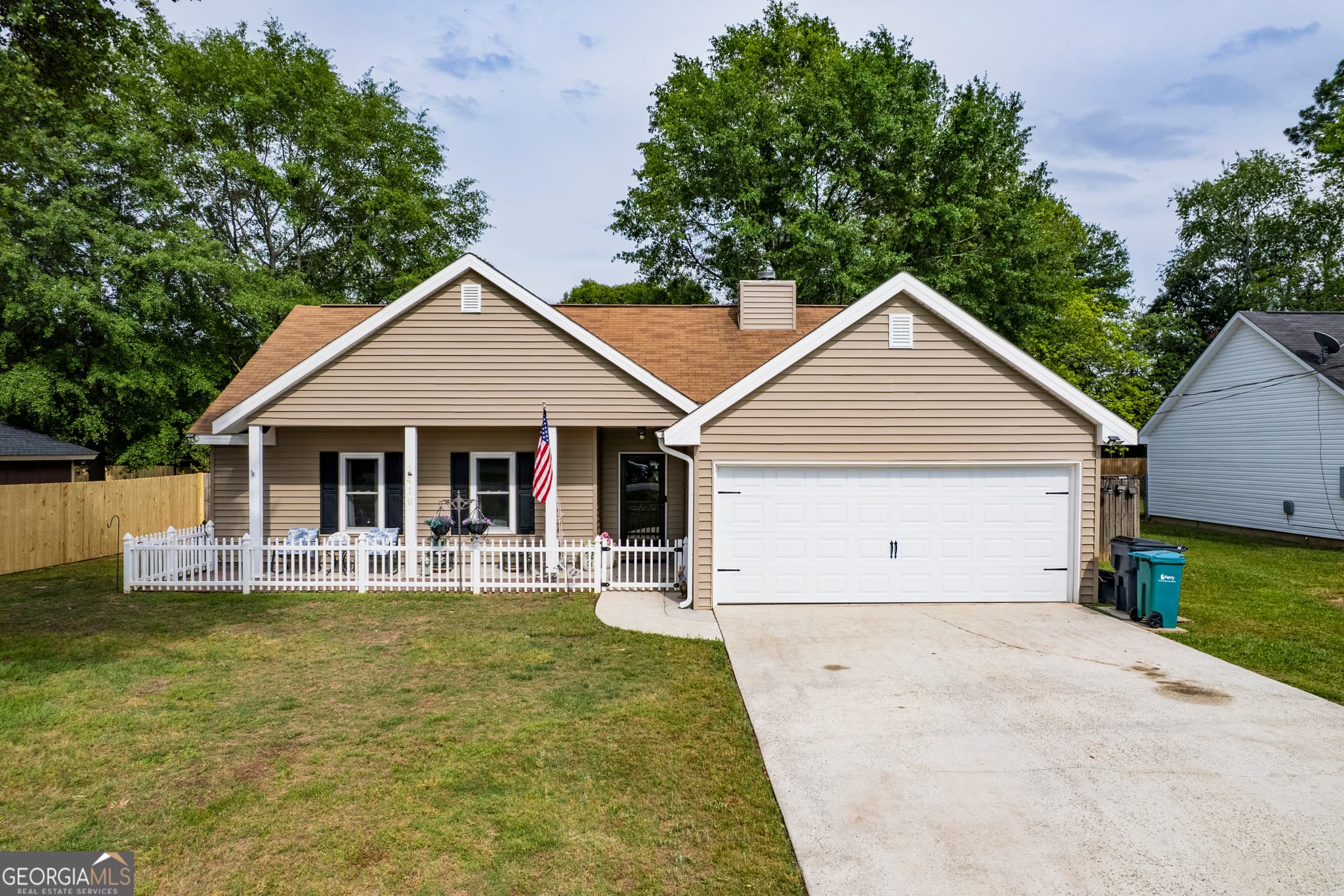 3 bedroom, 2 bathroom, 1,295 sq ft single family residence sold at 1416 Parkway Drive, Perry, GA 31069