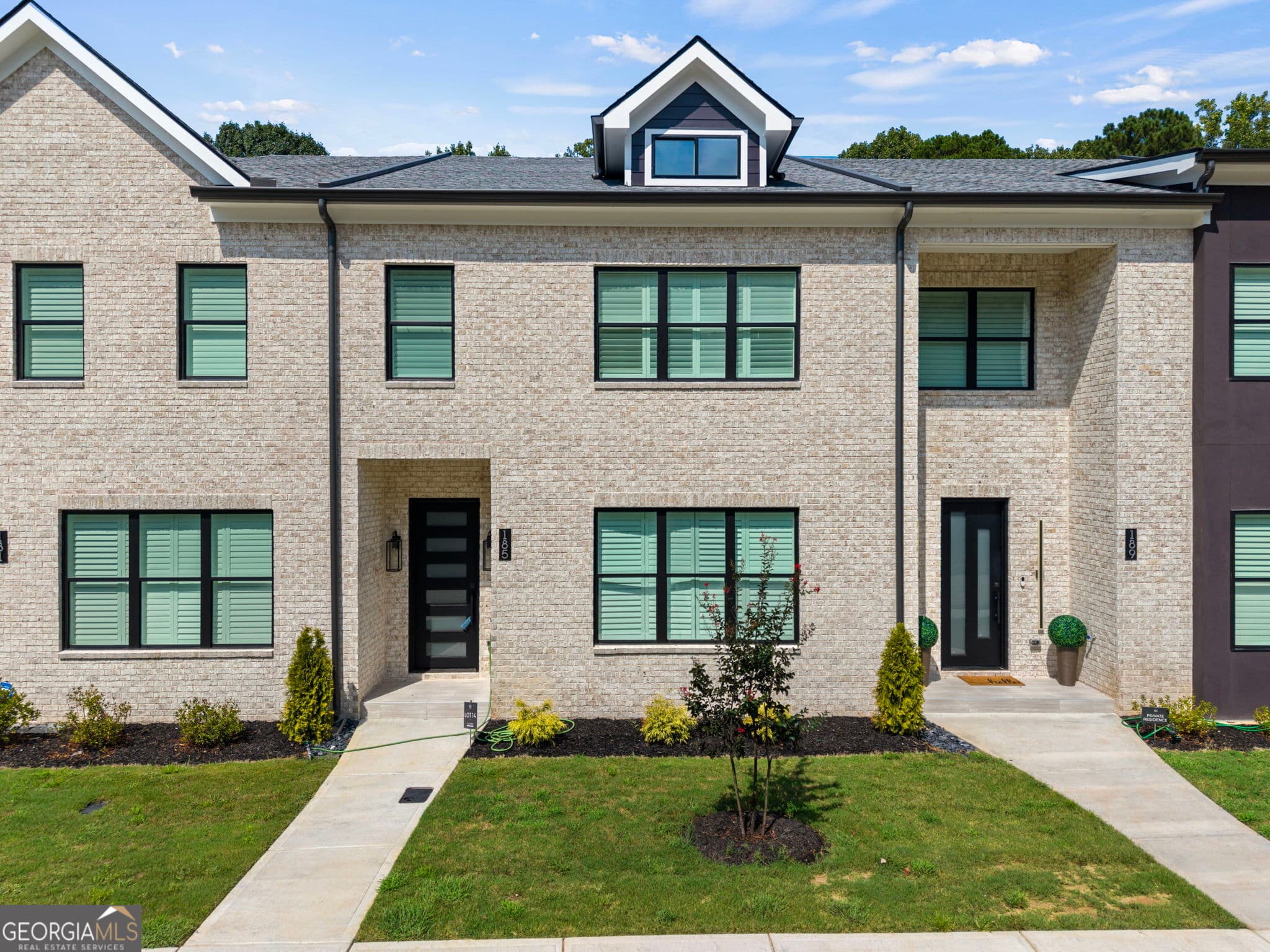 4 bedroom, 3 bathroom, 2,315 sq ft townhouse for sale at 185 Brush Creek Court, Stockbridge, GA 30281 — photo 2