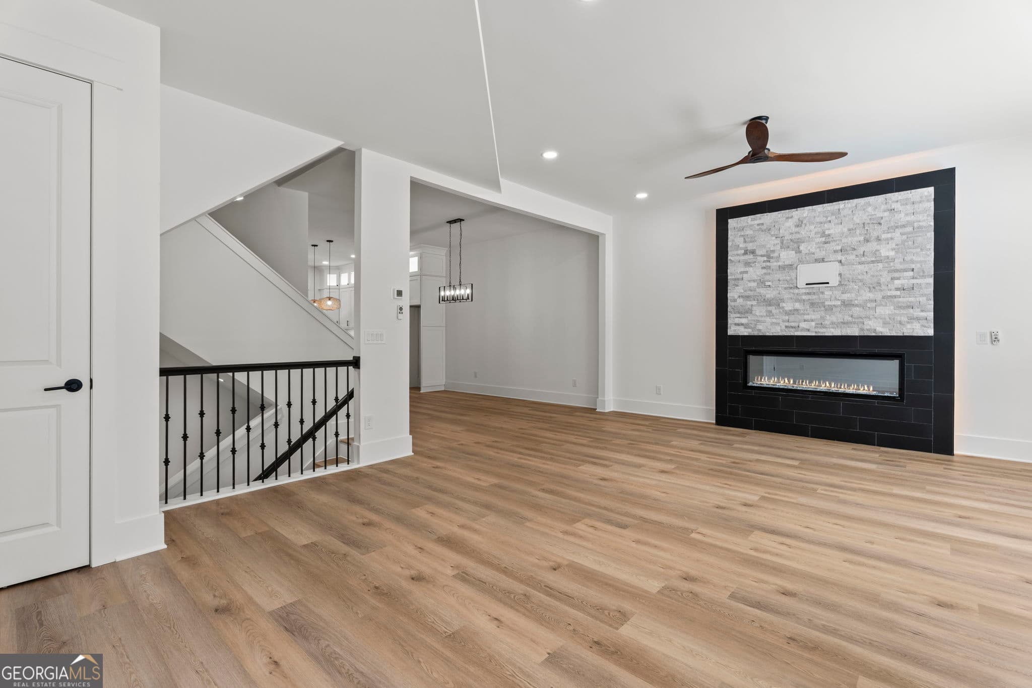 4 bedroom, 3 bathroom, 2,315 sq ft townhouse for sale at 185 Brush Creek Court, Stockbridge, GA 30281 — photo 7