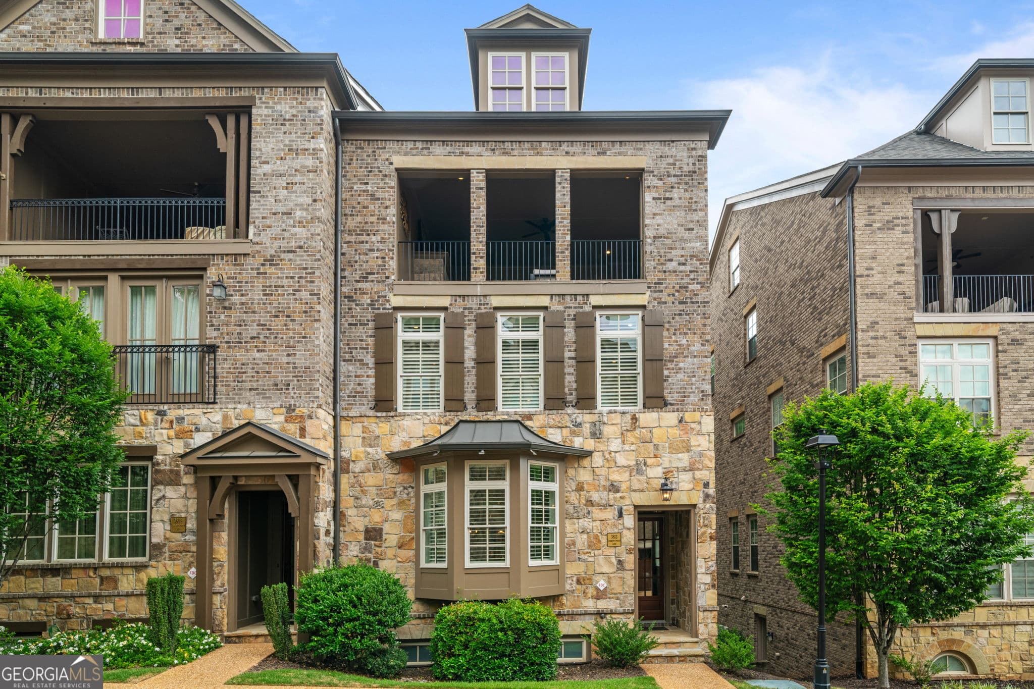 4 bedroom, 4.5 bathroom, 4,169 sq ft townhouse sold at 3813 Lookout Perch Lane, Atlanta, GA 30339