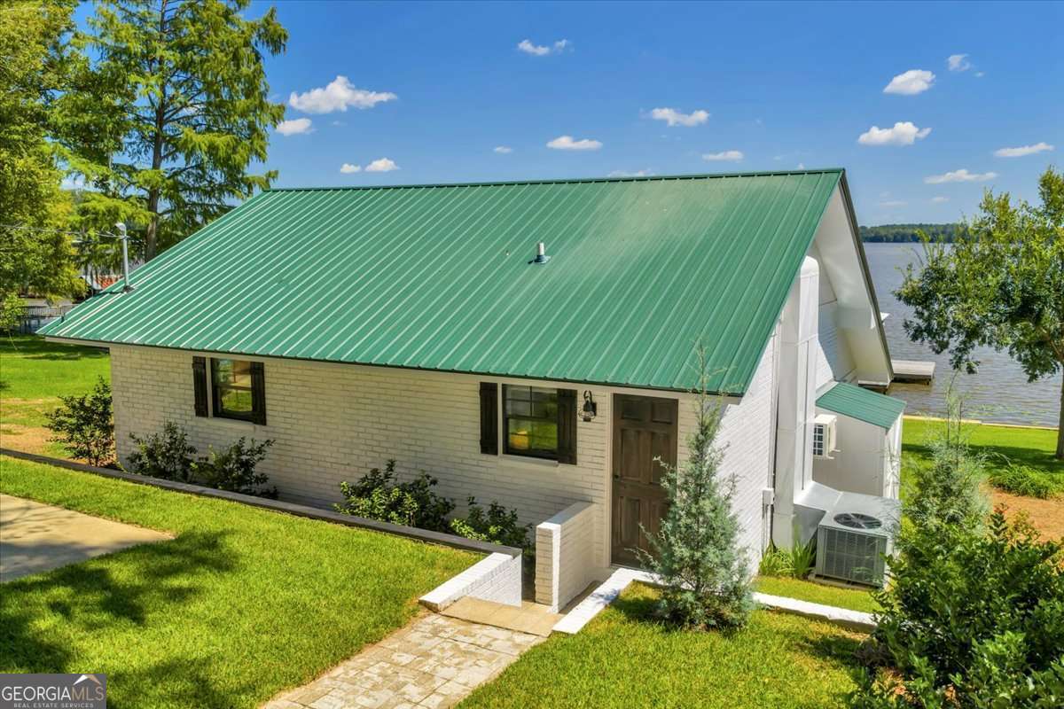 2 bedroom, 1 bathroom, 1,137 sq ft single family residence sold at 376 N Spring Creek Circle, Cobb, GA 31735