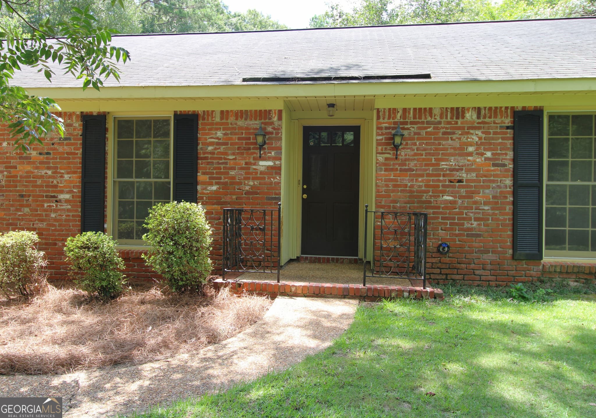 3 bedroom, 2 bathroom, 1,718 sq ft single family residence for sale at 5400 Holland Drive, Columbus, GA 31909 — photo 6