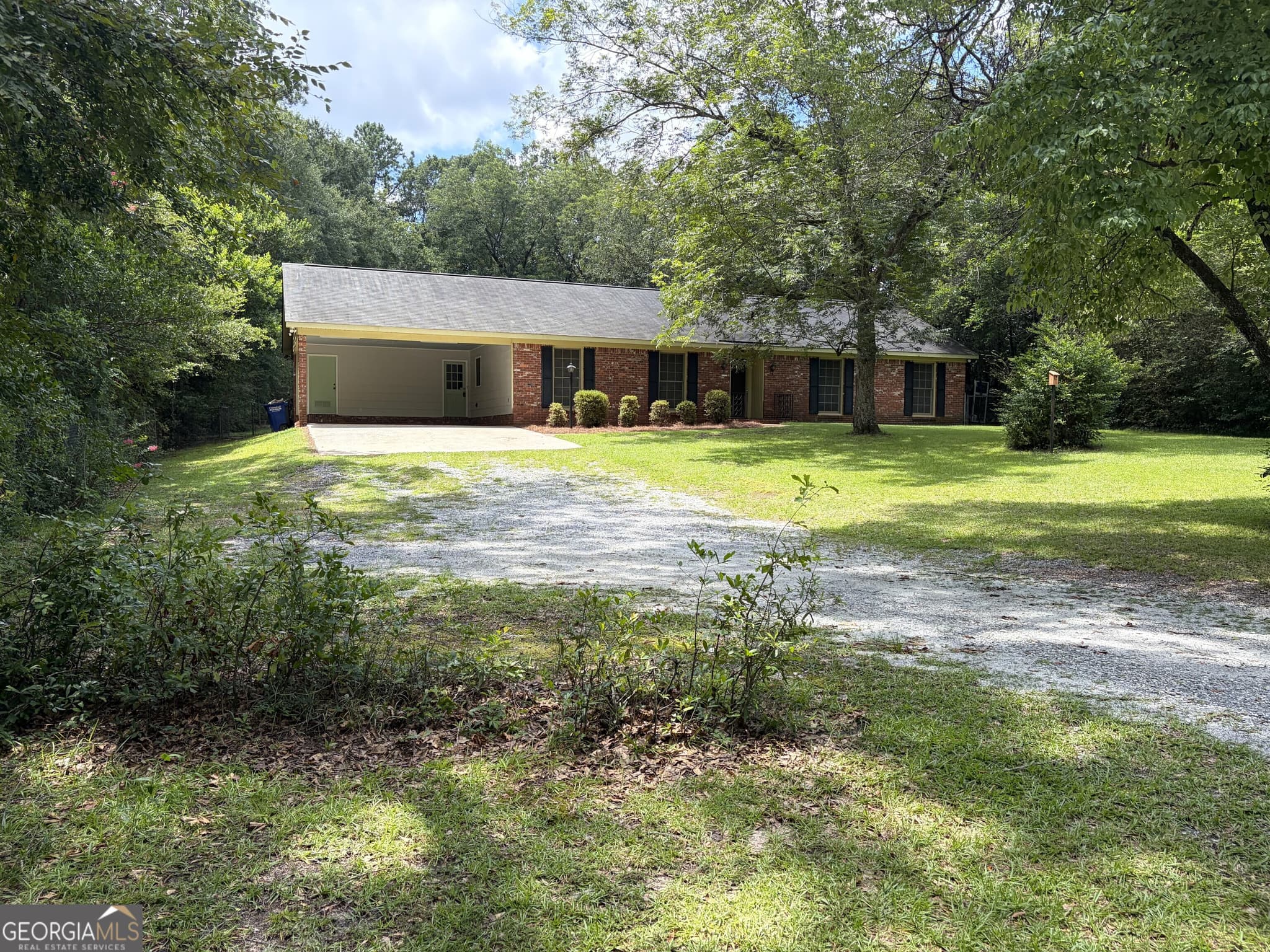 3 bedroom, 2 bathroom, 1,718 sq ft single family residence for sale at 5400 Holland Drive, Columbus, GA 31909 — photo 5