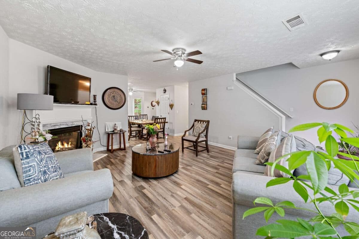 3 bedroom, 2.5 bathroom, 1,812 sq ft condominium for sale at 248 Springbottom Drive, Lawrenceville, GA 30046 — photo 2
