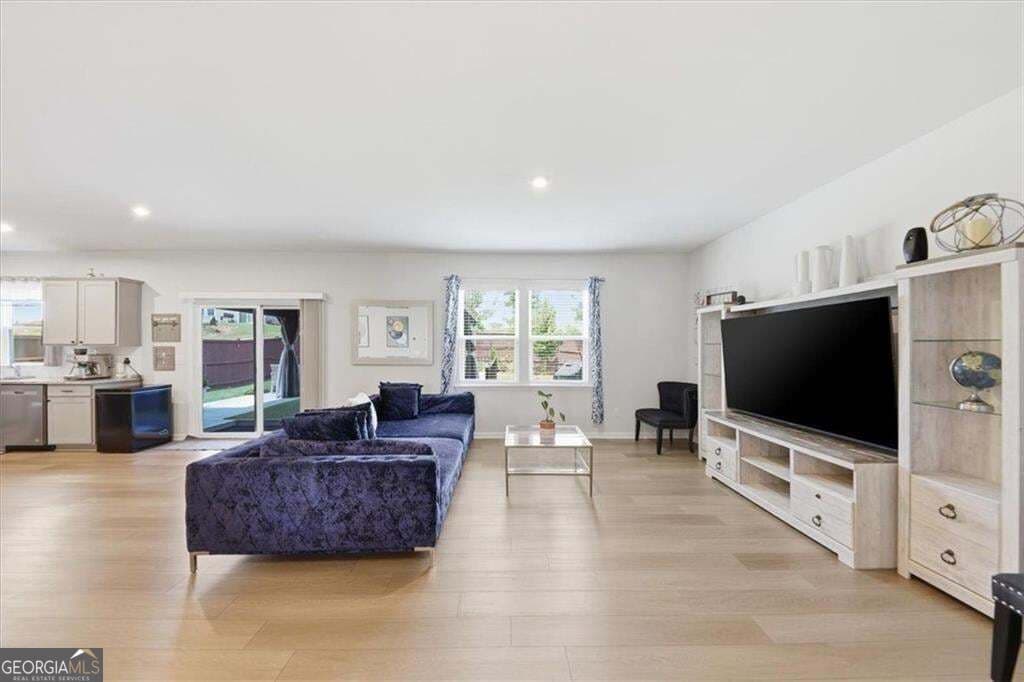 4 bedroom, 2.5 bathroom, 2,313 sq ft single family residence for sale at 2268 Blackbird Circle, Covington, GA 30016 — photo 7