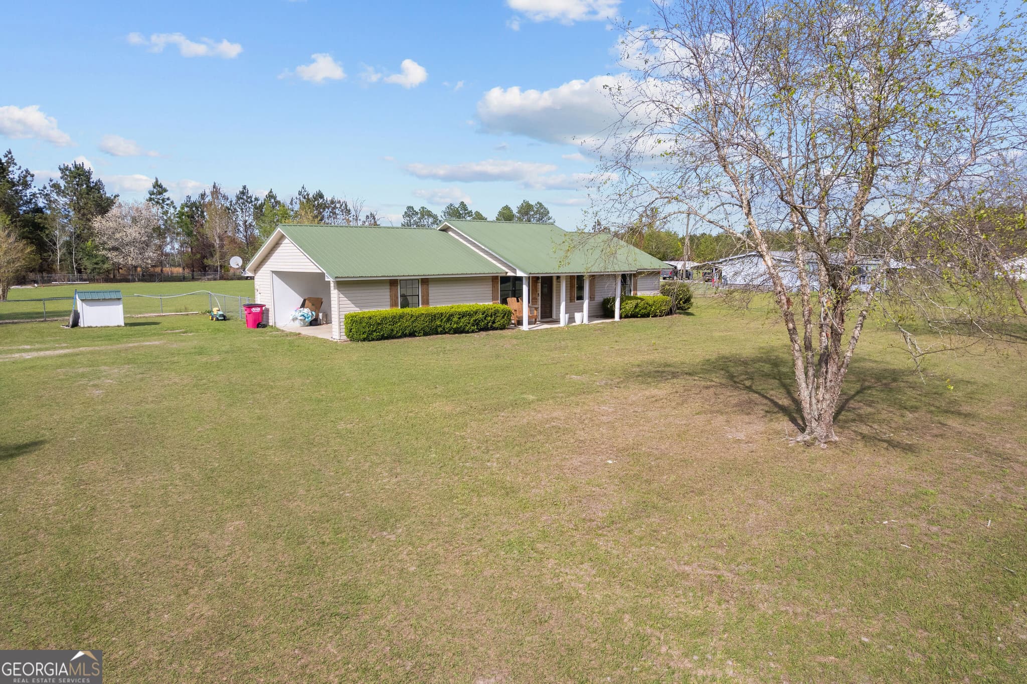 3 bedroom, 2 bathroom, 1,323 sq ft single family residence under contract at 4314 Old Hoboken Road, Blackshear, GA 31516 — photo 3