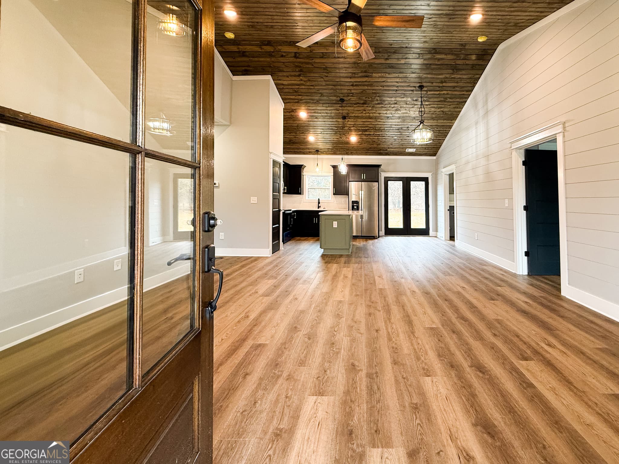 2 bedroom, 2.5 bathroom, 1,380 sq ft single family residence for sale at 155 Hollywood Church Road, Clarkesville, GA 30523 — photo 2