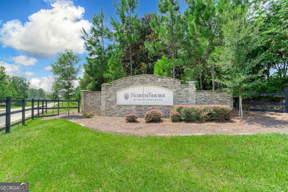 3 bedroom, 3 bathroom, 2,470 sq ft single family residence for sale at 400 Shoreline Drive, Kingsland, GA 31548 — photo 5