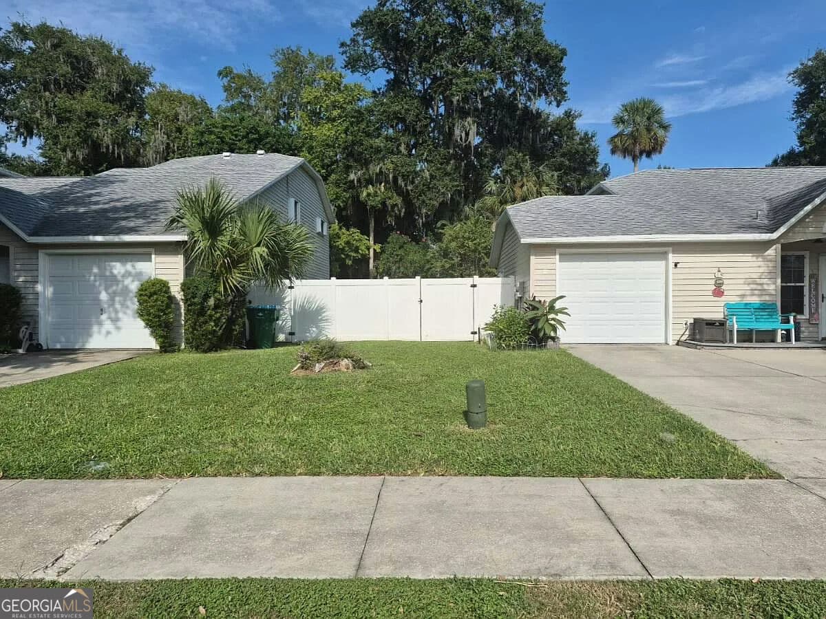 2 bedroom, 2 bathroom, 1,248 sq ft single family residence for sale at 1035 Grand Hickory Circle, Holly Hill, FL 32117 — photo 3