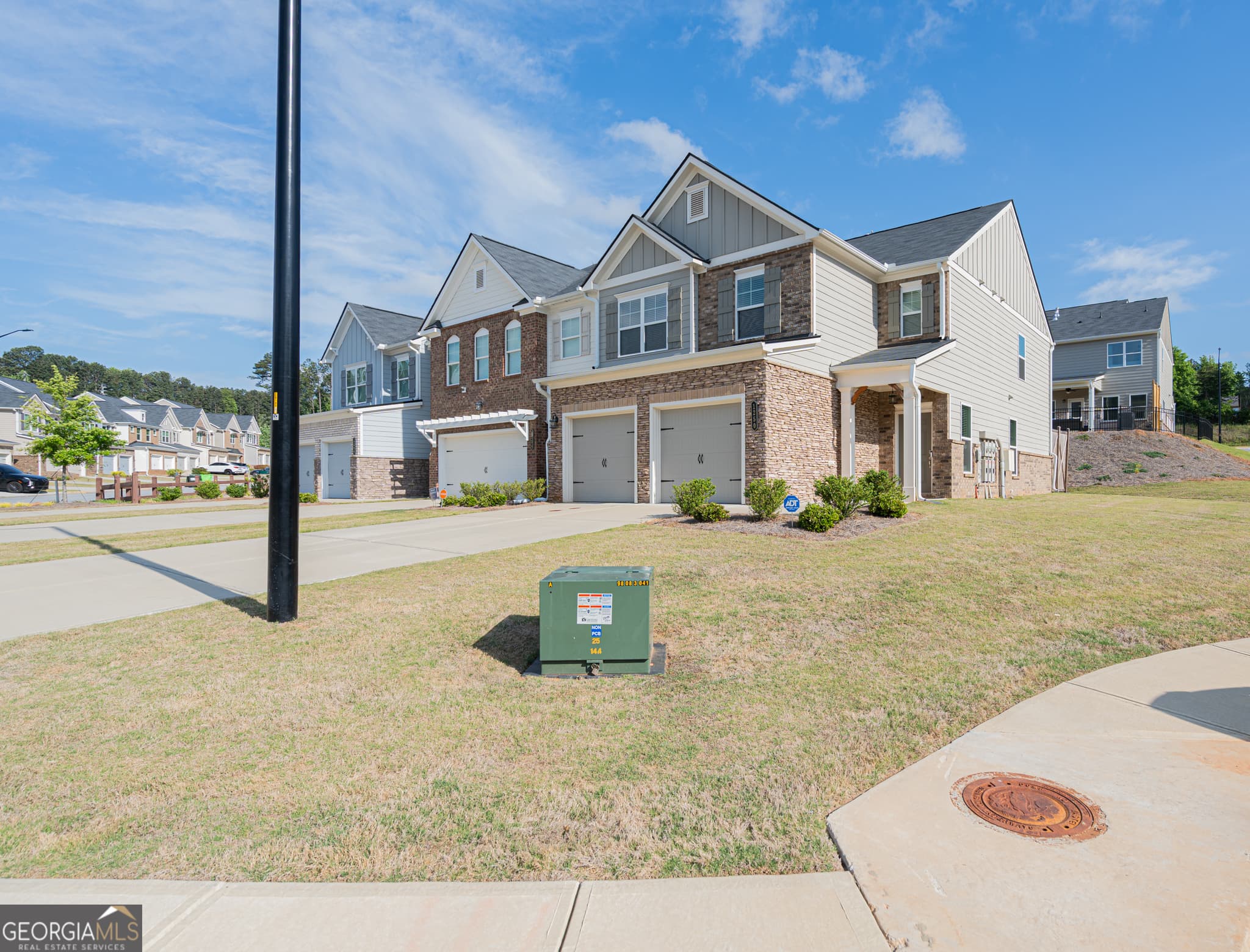 4 bedroom, 2.5 bathroom, 2,066 sq ft townhouse for sale at 1250 Park Center Circle, Austell, GA 30168 — photo 4
