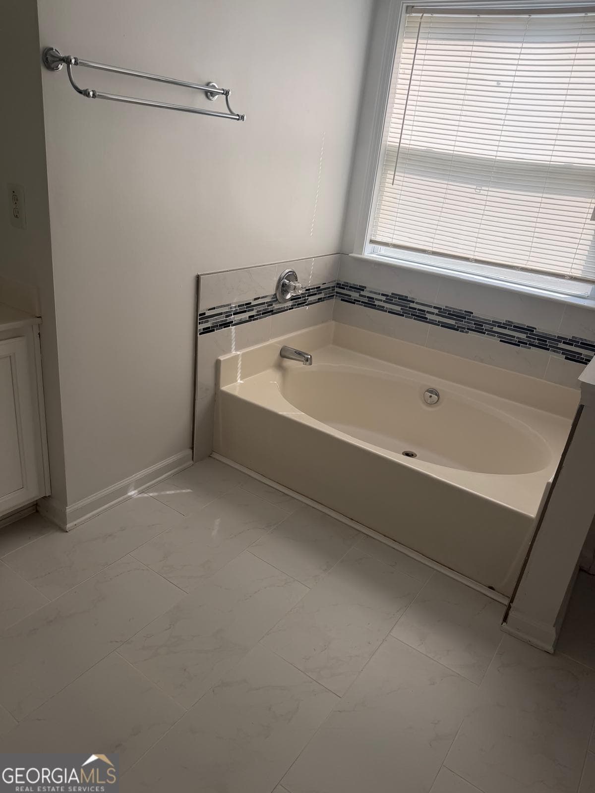 3 bedroom, 2.5 bathroom single family residence for rent at 1688 Windale Court, Lawrenceville, GA 30044 for $2,150 a month — photo 7