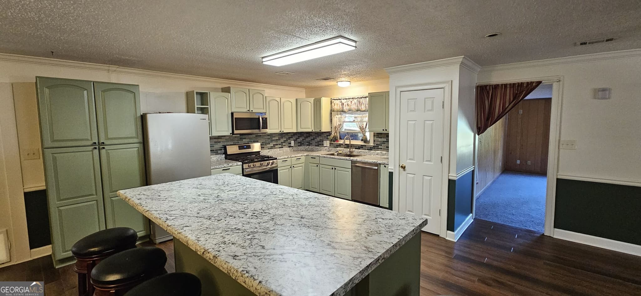4 bedroom, 3.5 bathroom, 3,209 sq ft single family residence for sale at 870 Glen Hill Court, Macon, GA 31210 — photo 8