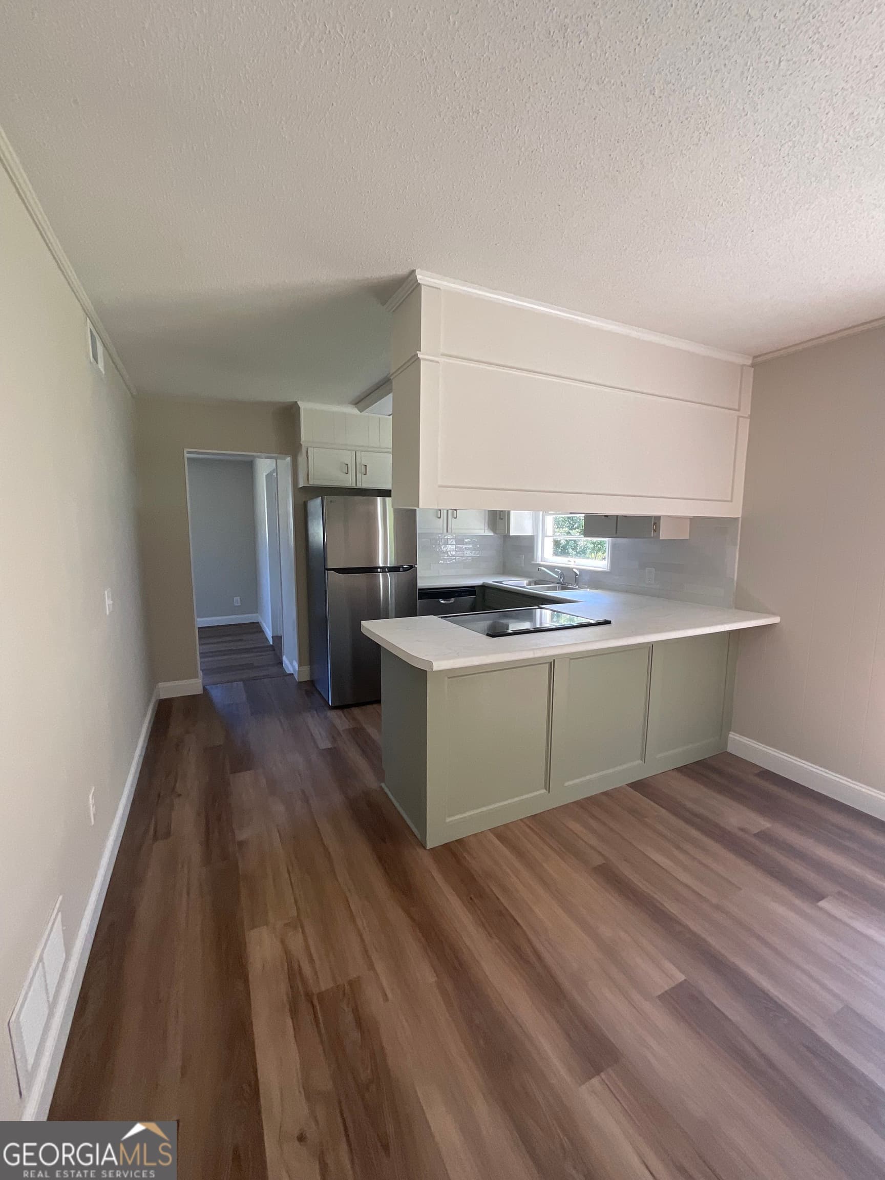 3 bedroom, 1.5 bathroom, 1,700 sq ft single family residence under contract at 195 Hollywood Avenue, Jesup, GA 31545 — photo 9