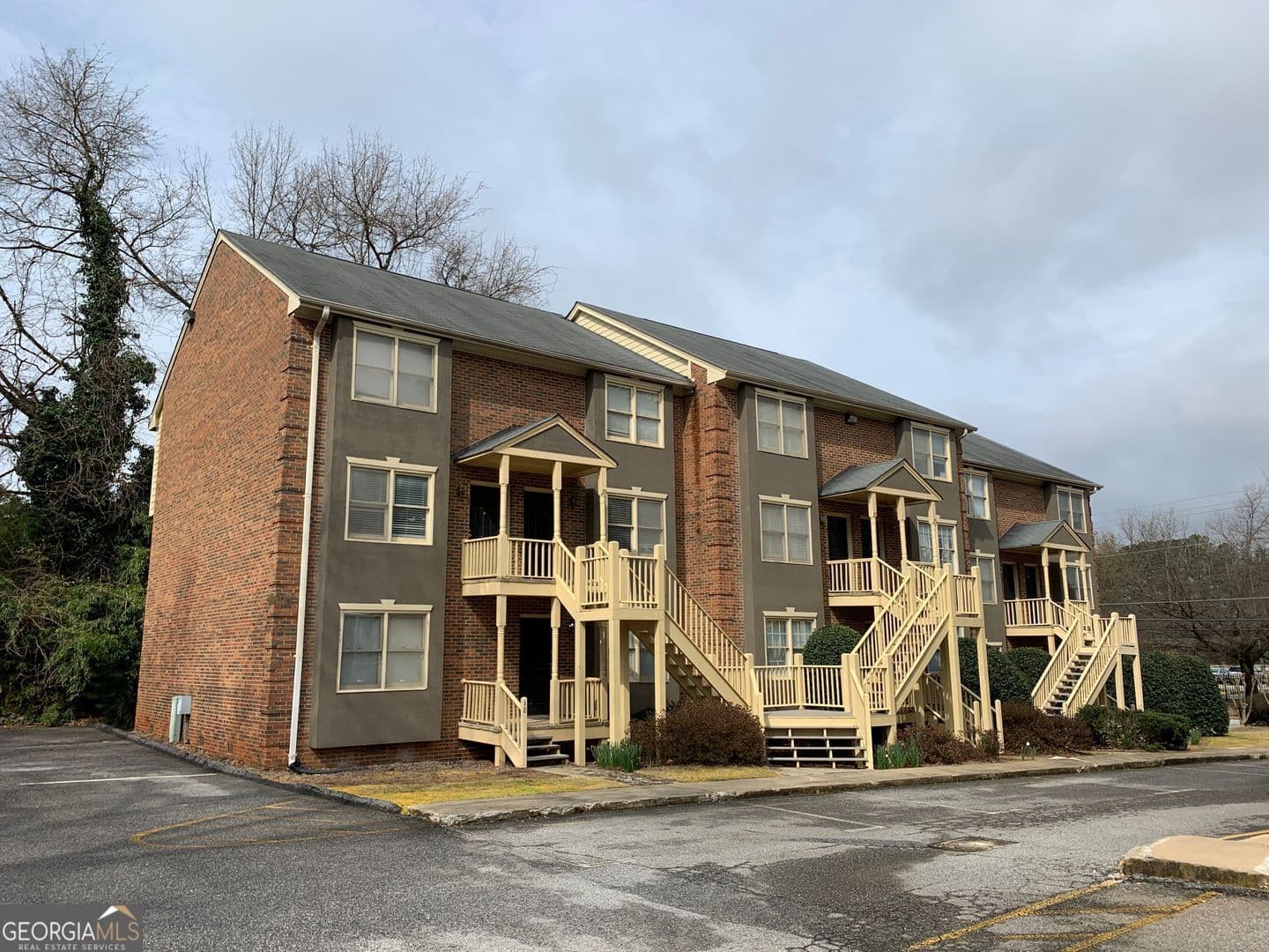 2 bedroom, 2.5 bathroom, 1,168 sq ft condominium for rent at 935 Baxter Street APT 23, Athens, GA 30606 for $1,900 a month — photo 1 of 9