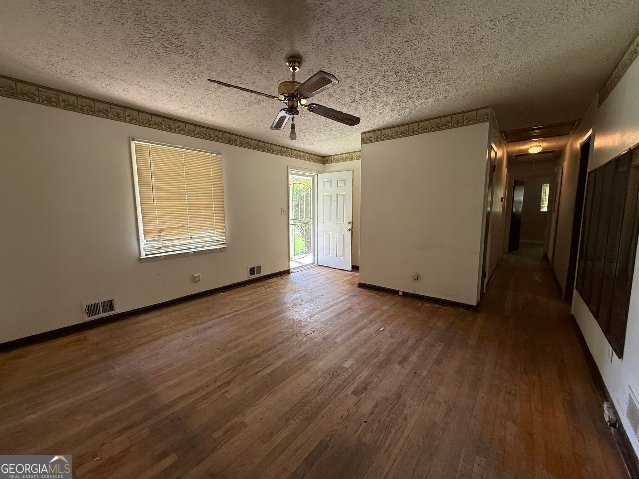 3 bedroom, 2.5 bathroom, 1,320 sq ft single family residence for sale at 6597 King William Drive, Morrow, GA 30260 — photo 3