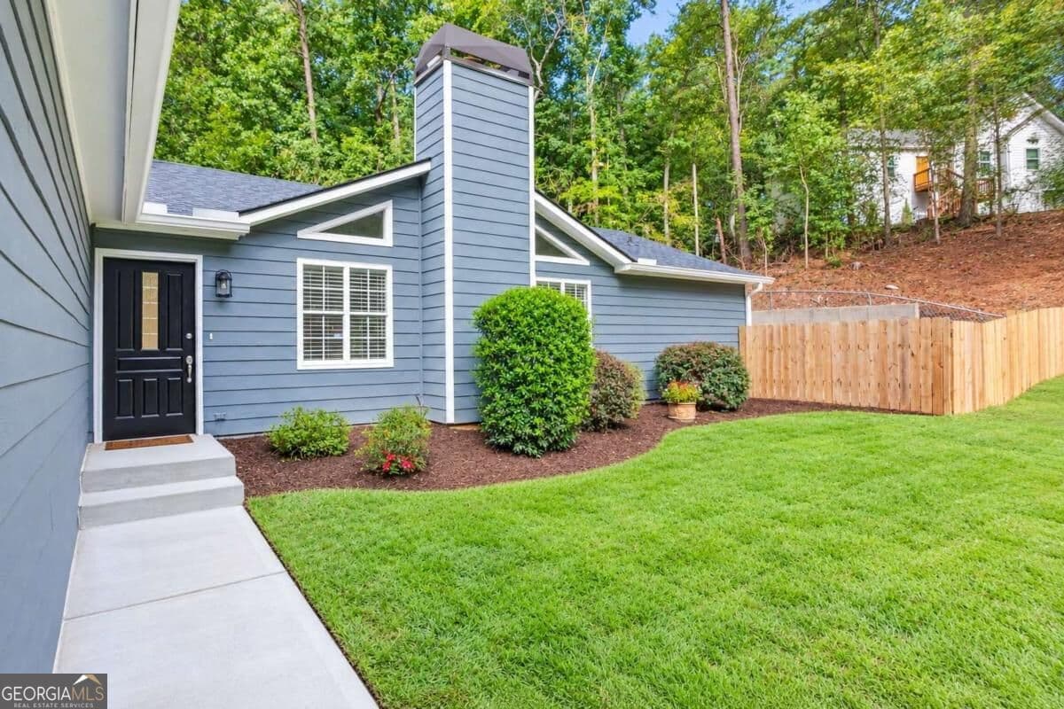 3 bedroom, 2 bathroom, 1,752 sq ft single family residence for sale at 3900 Maple Wood Trail, Buford, GA 30518 — photo 5