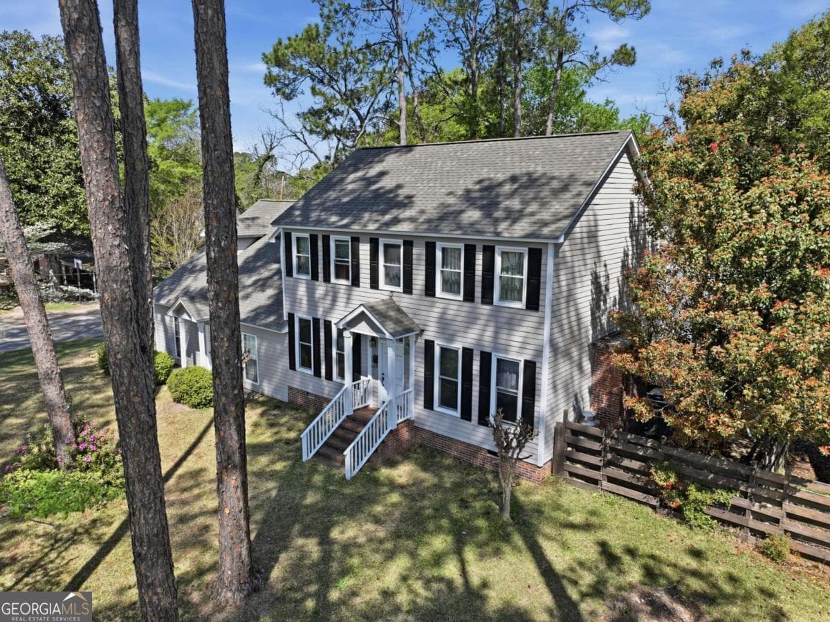 3 bedroom, 2.5 bathroom, 1,716 sq ft single family residence for sale at 215 W Cypress Street, Fitzgerald, GA 31750 — photo 2