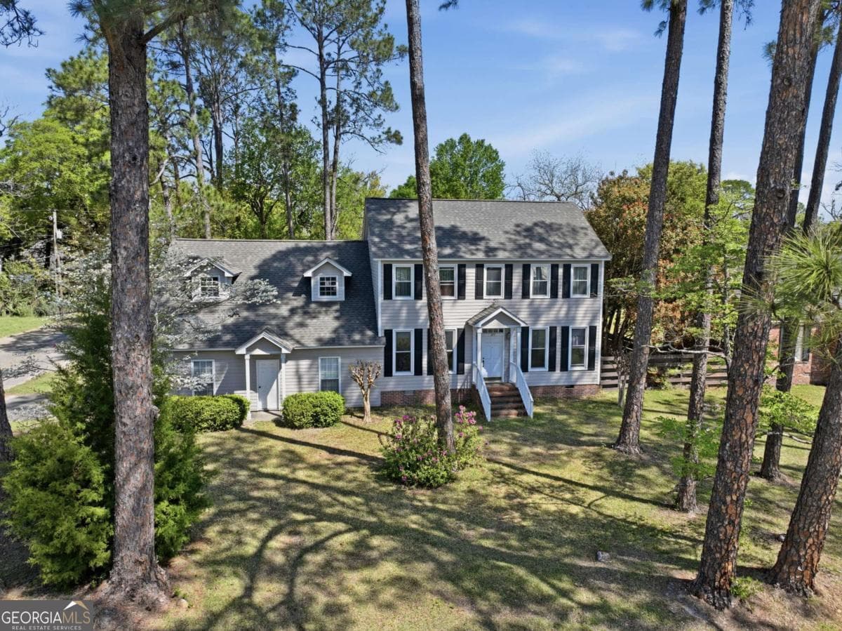 3 bedroom, 2.5 bathroom, 1,716 sq ft single family residence for sale at 215 W Cypress Street, Fitzgerald, GA 31750 — photo 3