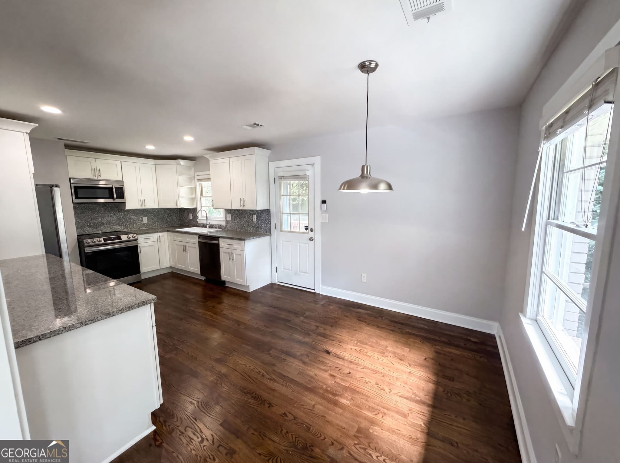 3 bedroom, 2 bathroom, 1,963 sq ft single family residence for sale at 2336 Nesbitt Drive, Brookhaven, GA 30319 — photo 6
