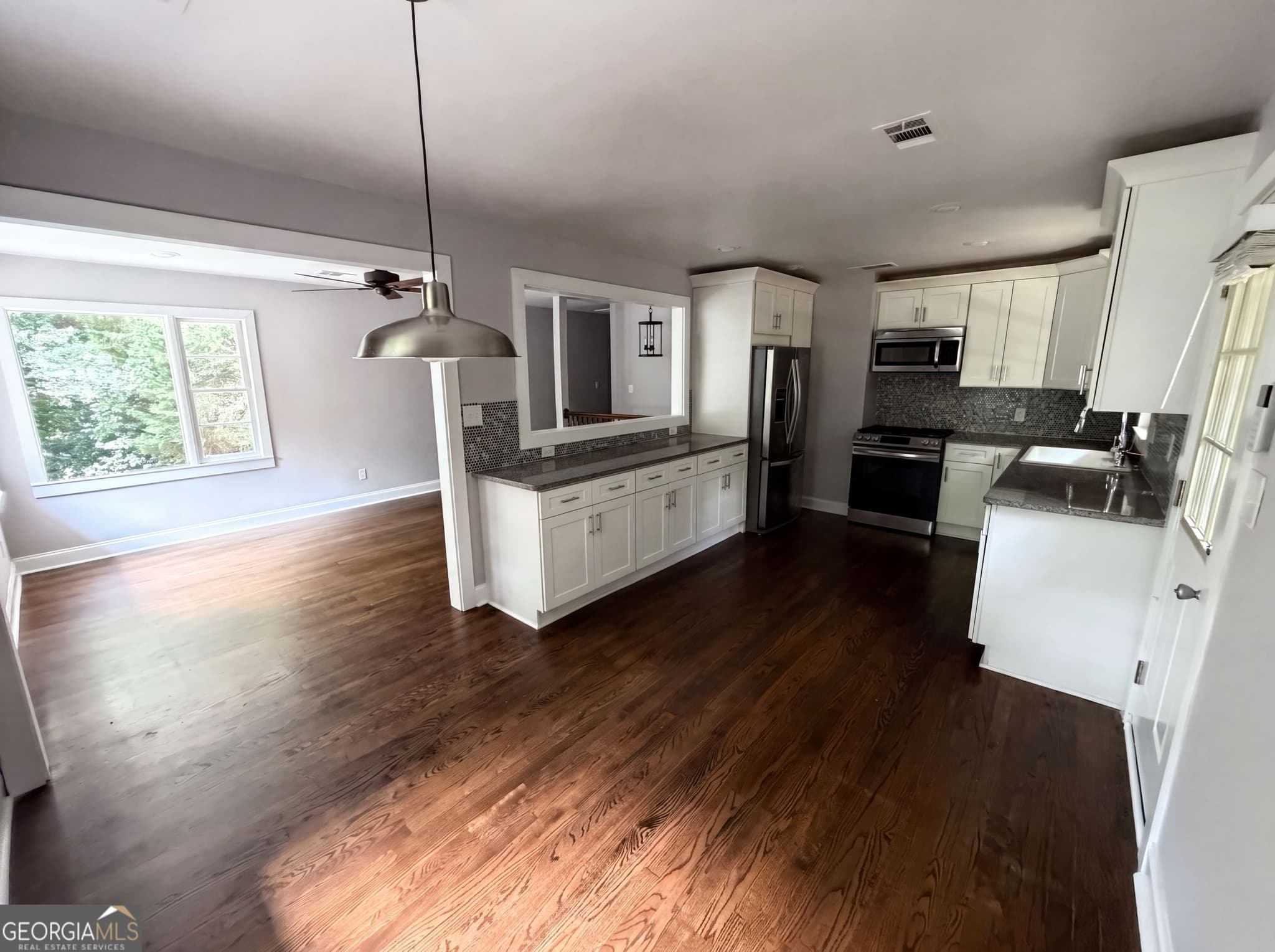 3 bedroom, 2 bathroom, 1,963 sq ft single family residence for sale at 2336 Nesbitt Drive, Brookhaven, GA 30319 — photo 8