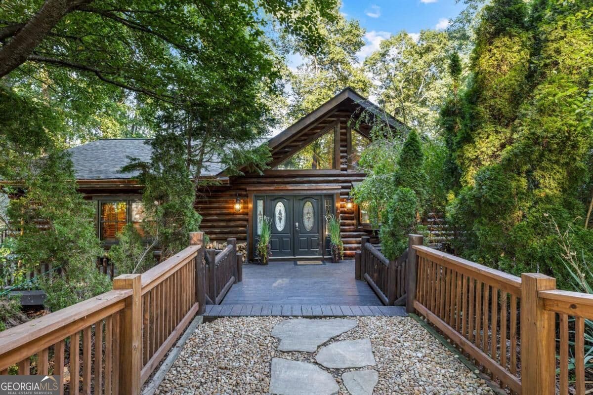 5 bedroom, 4 bathroom, 4,919 sq ft cabin,single family residence for sale at 260 Observation Lane, Blue Ridge, GA 30513 — photo 2