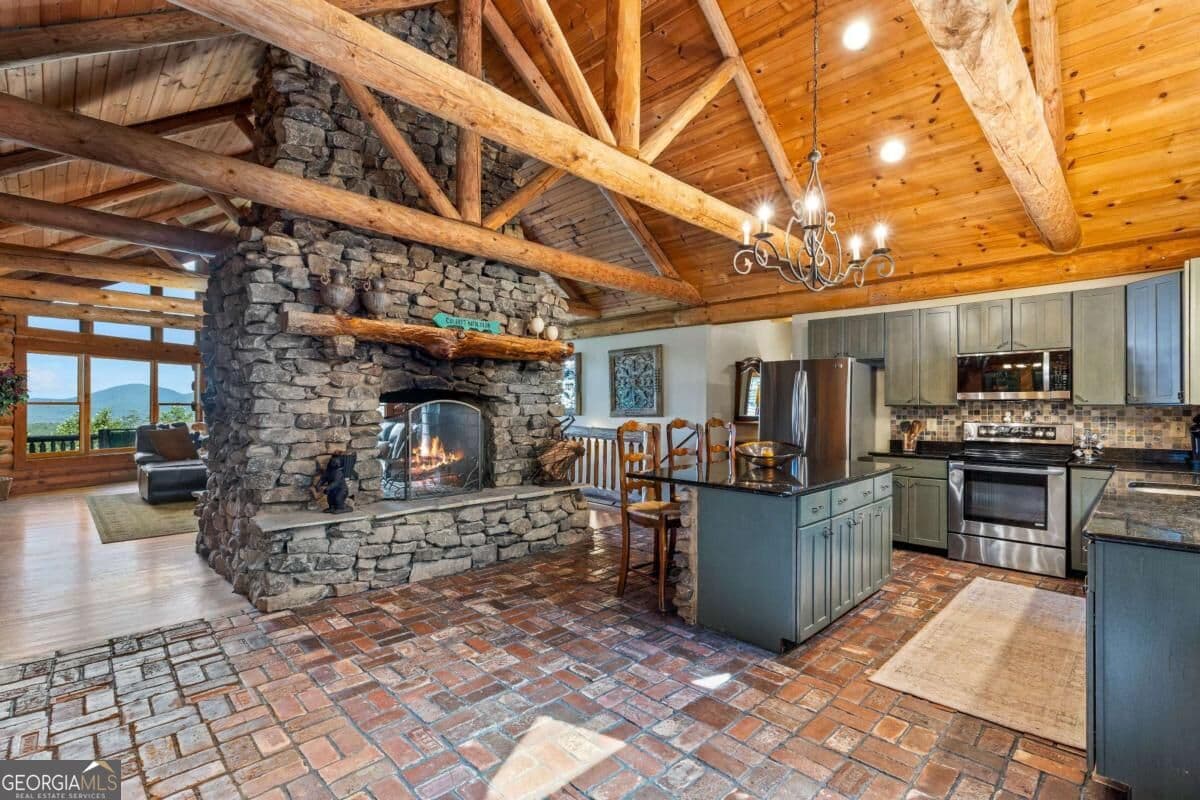 5 bedroom, 4 bathroom, 4,919 sq ft cabin,single family residence for sale at 260 Observation Lane, Blue Ridge, GA 30513 — photo 6