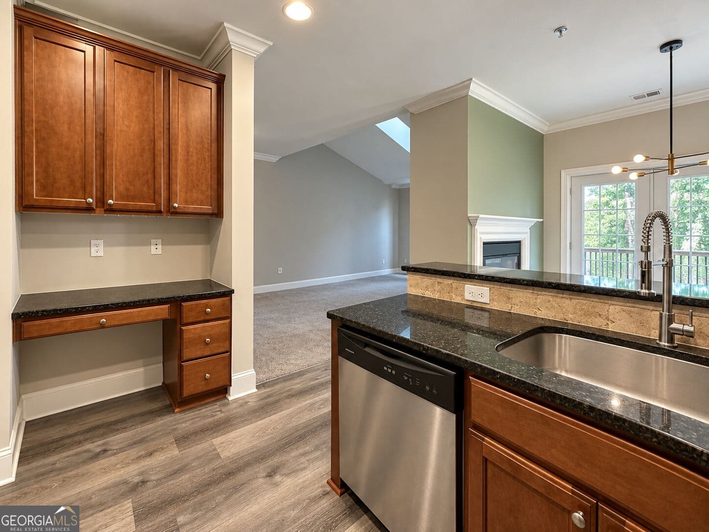 3 bedroom, 3.5 bathroom, 1,831 sq ft townhouse for sale at 3050 Quantum Lane, Chamblee, GA 30341 — photo 3