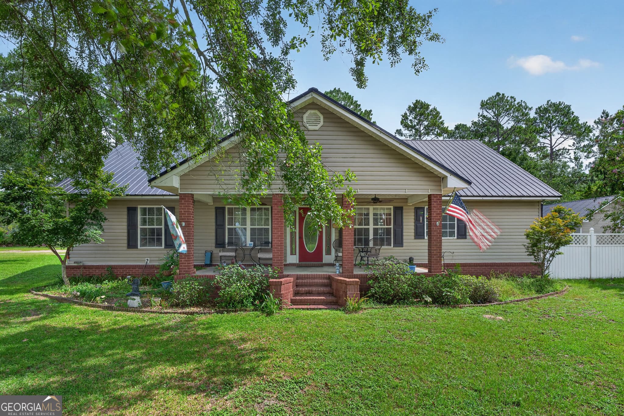 4 bedroom, 3.5 bathroom, 3,024 sq ft single family residence for sale at 13182 Highway 121, Hoboken, GA 31542 — photo 7