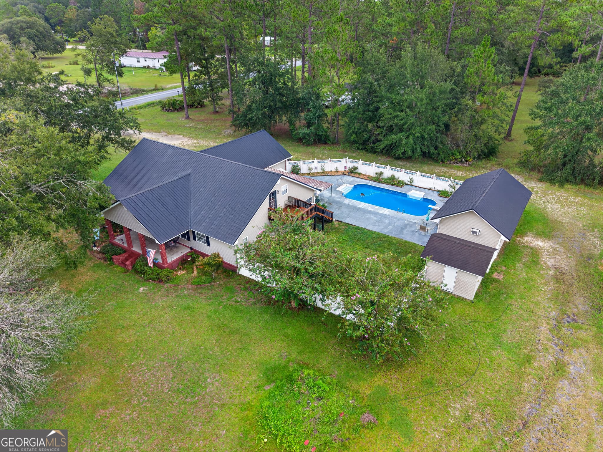 4 bedroom, 3.5 bathroom, 3,024 sq ft single family residence for sale at 13182 Highway 121, Hoboken, GA 31542