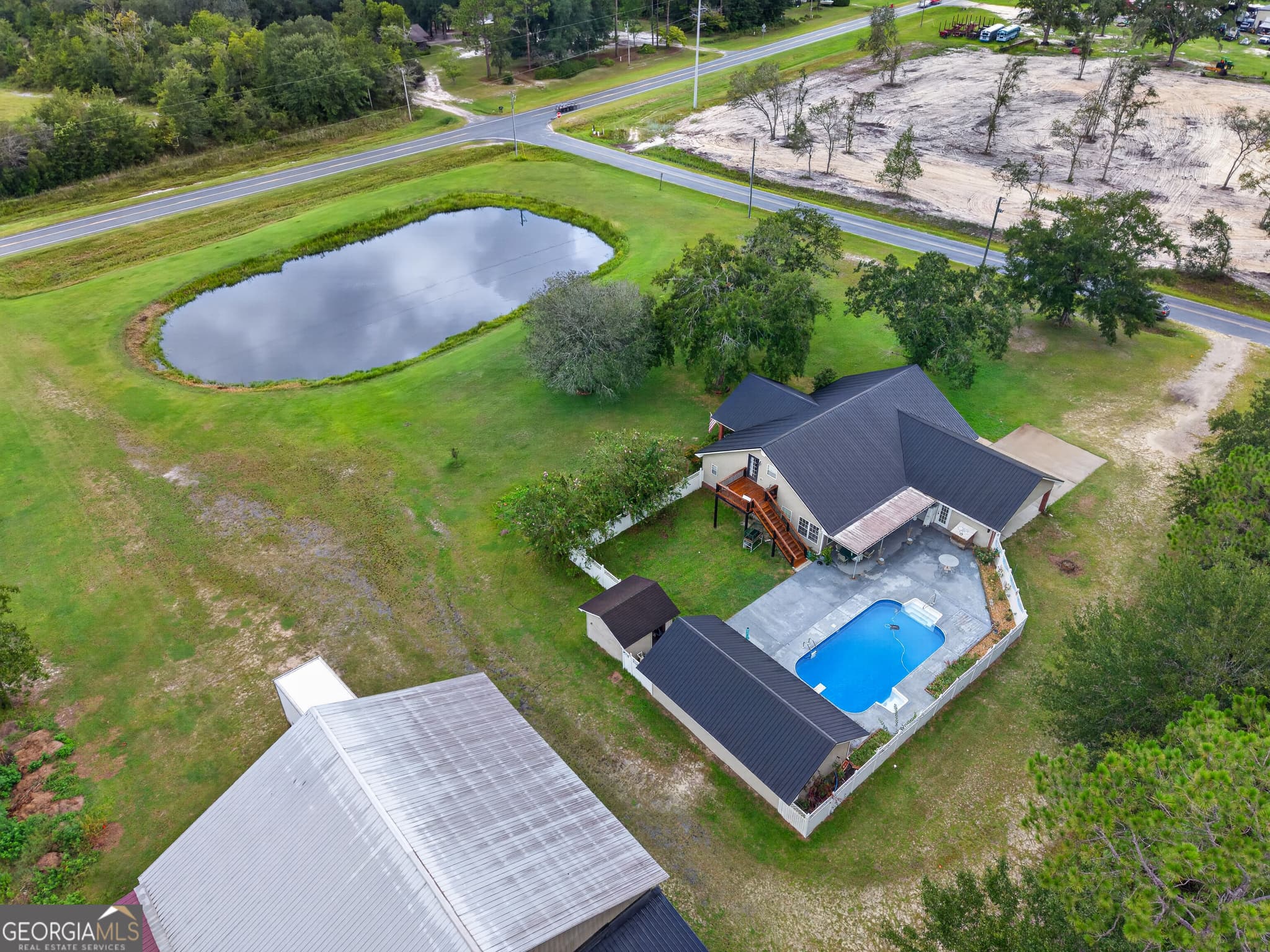 4 bedroom, 3.5 bathroom, 3,024 sq ft single family residence for sale at 13182 Highway 121, Hoboken, GA 31542 — photo 8