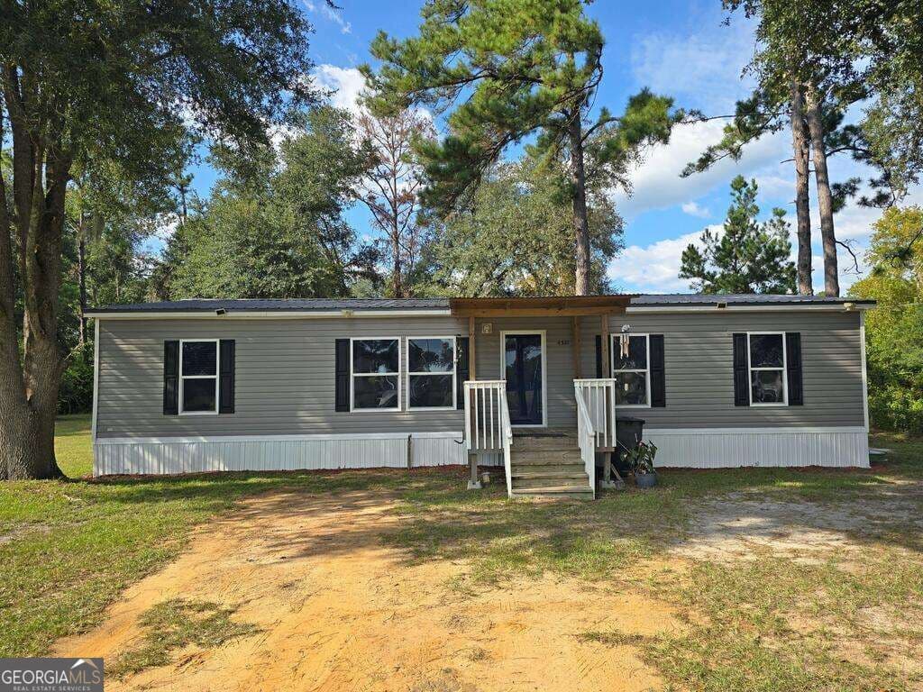 4 bedroom, 2 bathroom, 1,904 sq ft manufactured home,single family residence for sale at 4381 Beaver Run Road, Valdosta, GA 31601 — photo 2