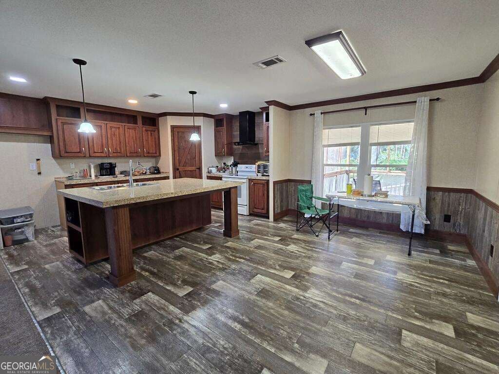 4 bedroom, 2 bathroom, 1,904 sq ft manufactured home,single family residence for sale at 4381 Beaver Run Road, Valdosta, GA 31601 — photo 5