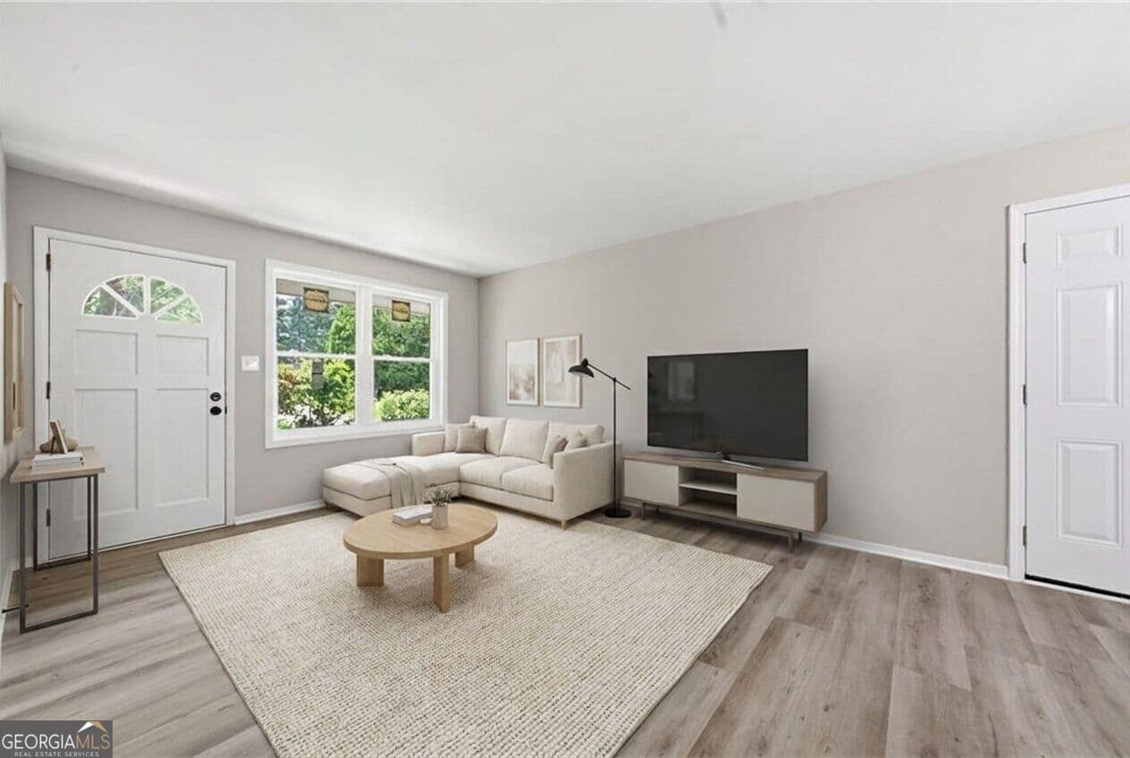 3 bedroom, 1 bathroom, 910 sq ft single family residence for sale at 4913 Bartlett Road, Forest Park, GA 30297 — photo 9