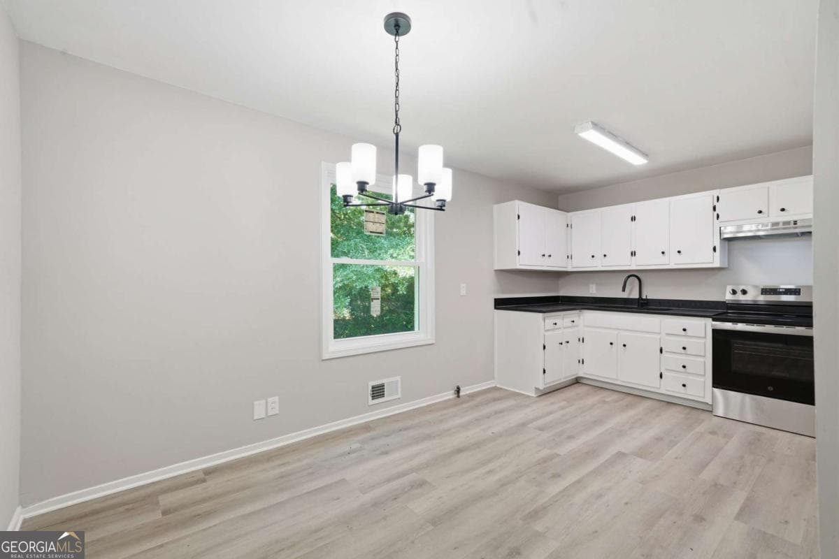 3 bedroom, 1 bathroom, 910 sq ft single family residence for sale at 4913 Bartlett Road, Forest Park, GA 30297 — photo 10