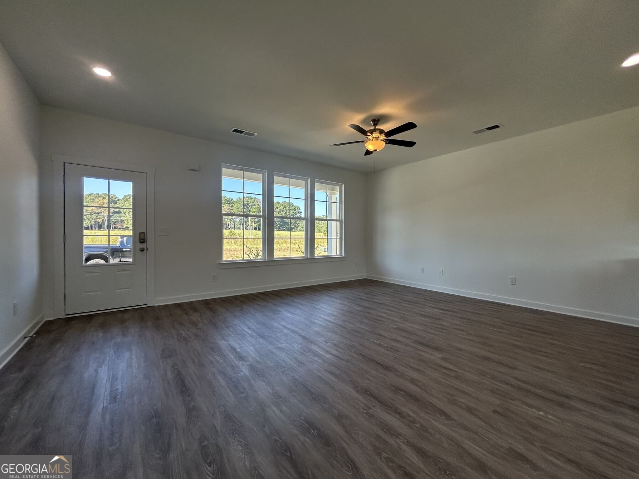 4 bedroom, 2.5 bathroom, 1,865 sq ft single family residence for sale at 270 Crimson Feather Drive, Jefferson, GA 30549 — photo 2