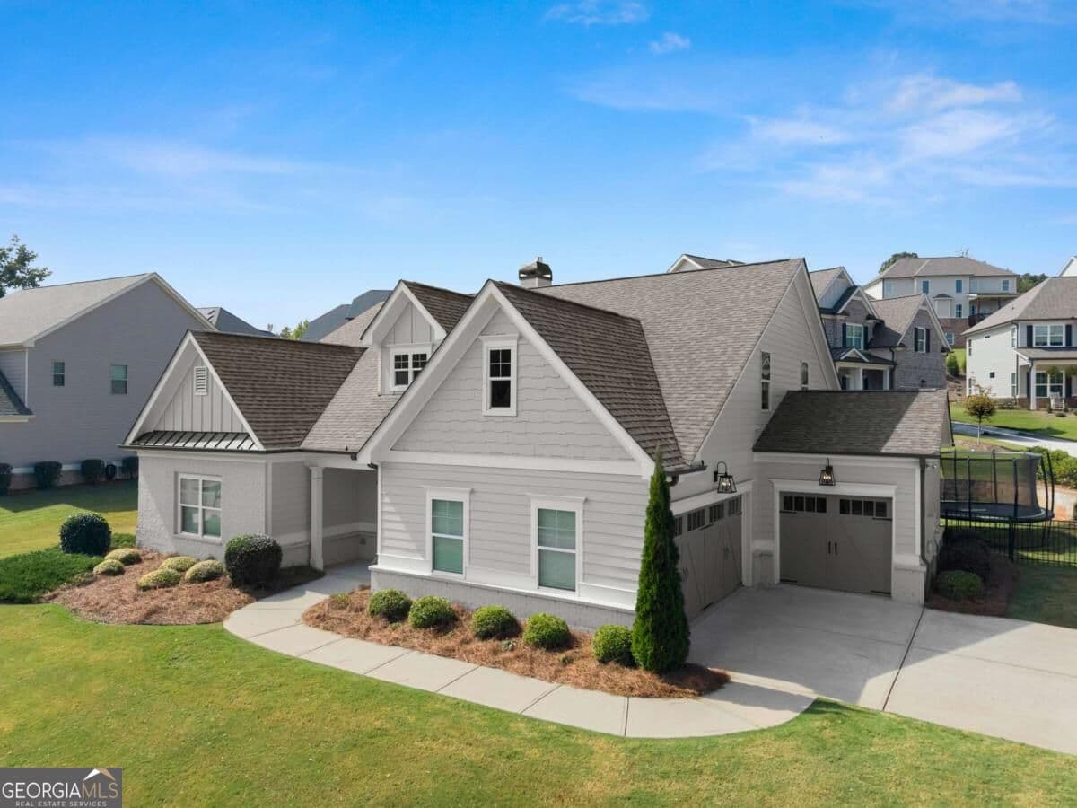 4 bedroom, 3 bathroom, 2,747 sq ft single family residence for sale at 5785 Meadow Trace Court, Jefferson, GA 30549 — photo 2