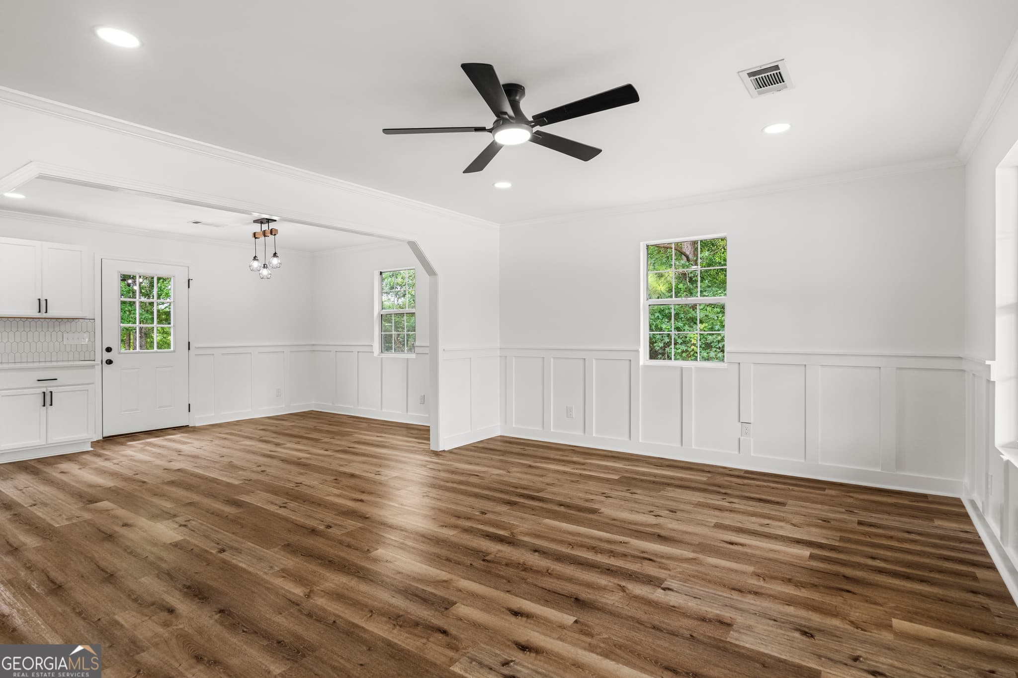 3 bedroom, 2 bathroom, 1,502 sq ft single family residence under contract at 3999 Lee Road 175, Salem, AL 36874 — photo 2