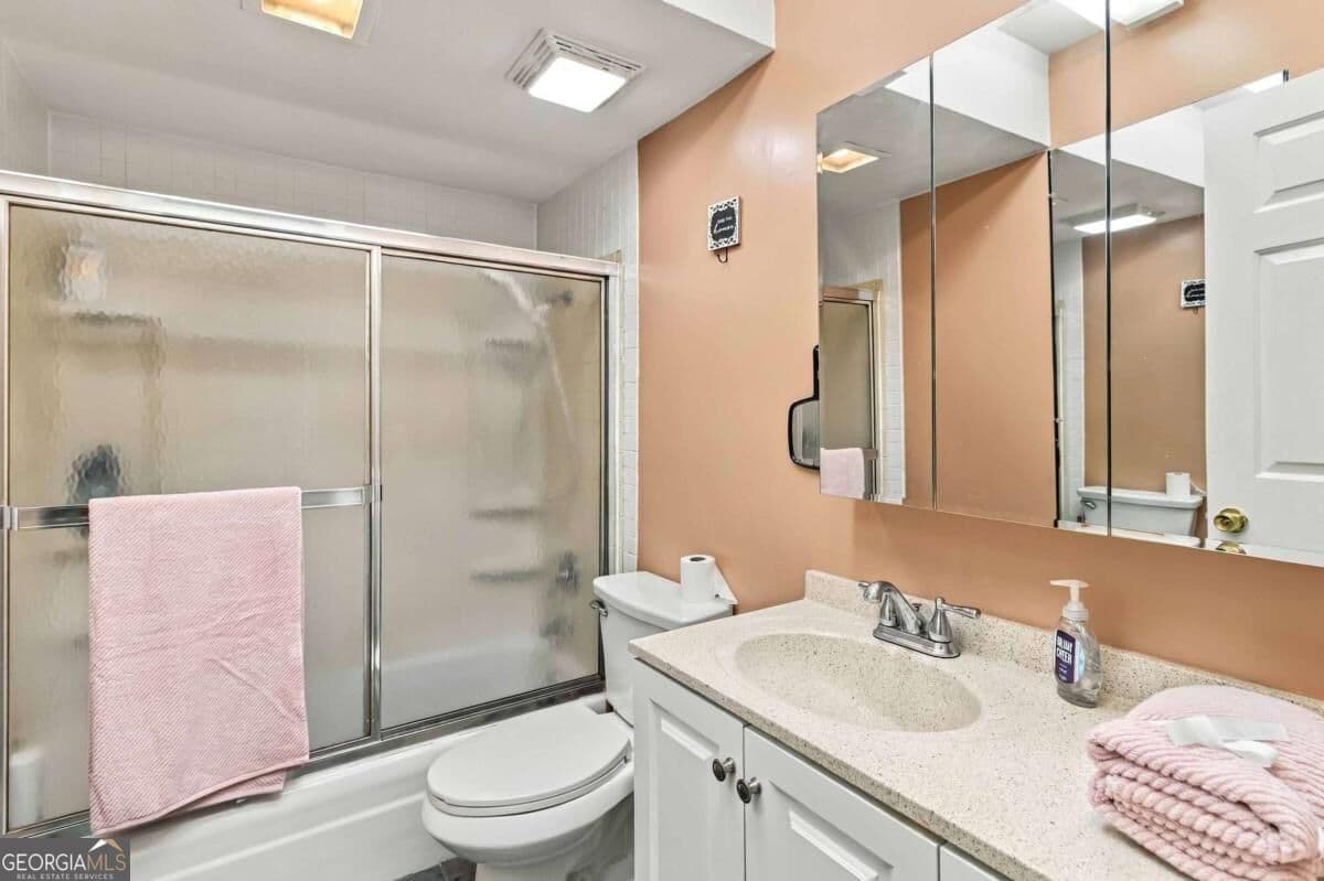 2 bedroom, 1 bathroom, 1,020 sq ft condominium for sale at 3099 Colonial Way G, Atlanta, GA 30341 — photo 6