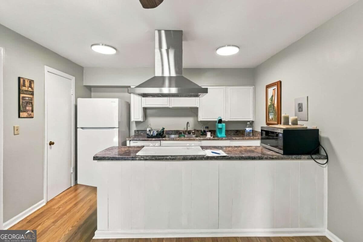 2 bedroom, 1 bathroom, 1,020 sq ft condominium for sale at 3099 Colonial Way G, Atlanta, GA 30341 — photo 3