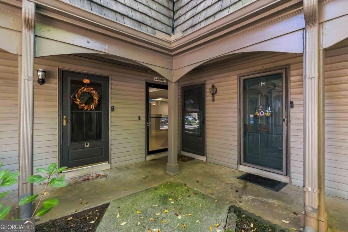 2 bedroom, 1 bathroom, 1,020 sq ft condominium for sale at 3099 Colonial Way G, Atlanta, GA 30341 — photo 8