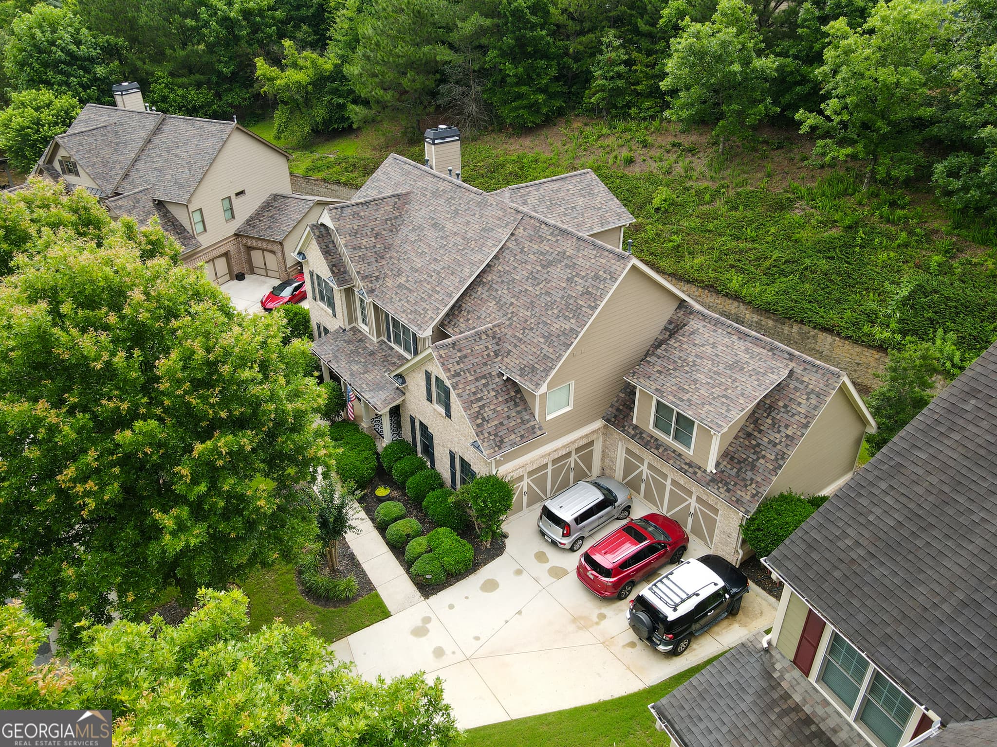 8 bedroom, 5 bathroom, 4,268 sq ft single family residence for sale at 704 Sienna Valley Drive, Braselton, GA 30517 — photo 2