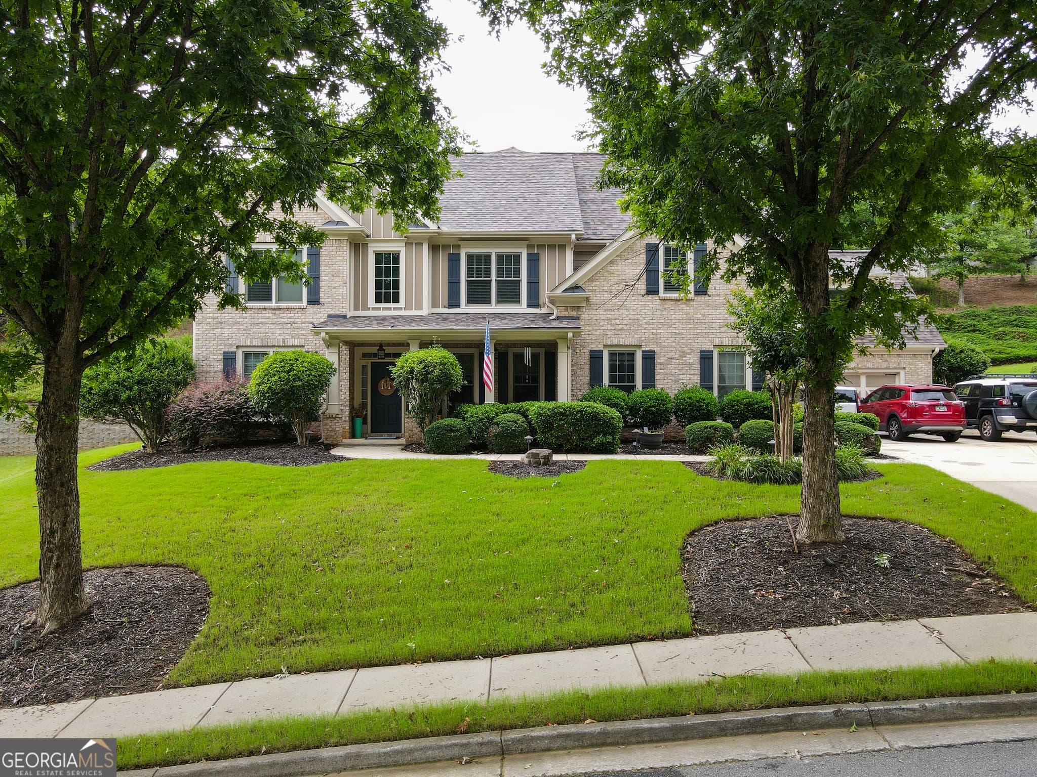 8 bedroom, 5 bathroom, 4,268 sq ft single family residence for sale at 704 Sienna Valley Drive, Braselton, GA 30517 — photo 1 of 52