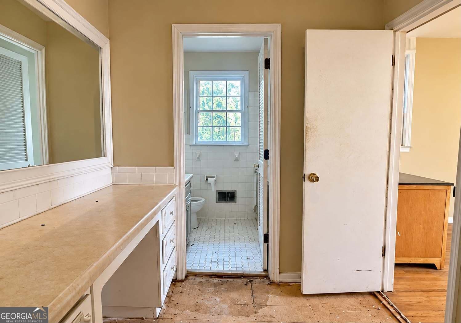3 bedroom, 2 bathroom, 1,414 sq ft single family residence for sale at 1031 Clifton Drive, Macon, GA 31204 — photo 2