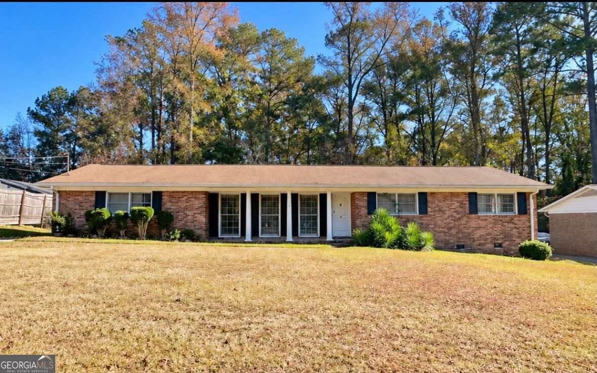 3 bedroom, 2 bathroom, 1,414 sq ft single family residence for sale at 1031 Clifton Drive, Macon, GA 31204 — photo 1 of 10