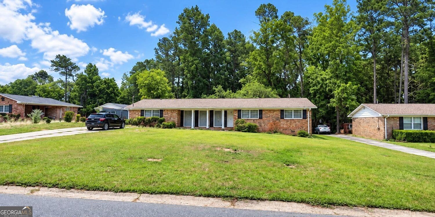 3 bedroom, 2 bathroom, 1,414 sq ft single family residence for sale at 1031 Clifton Drive, Macon, GA 31204 — photo 5