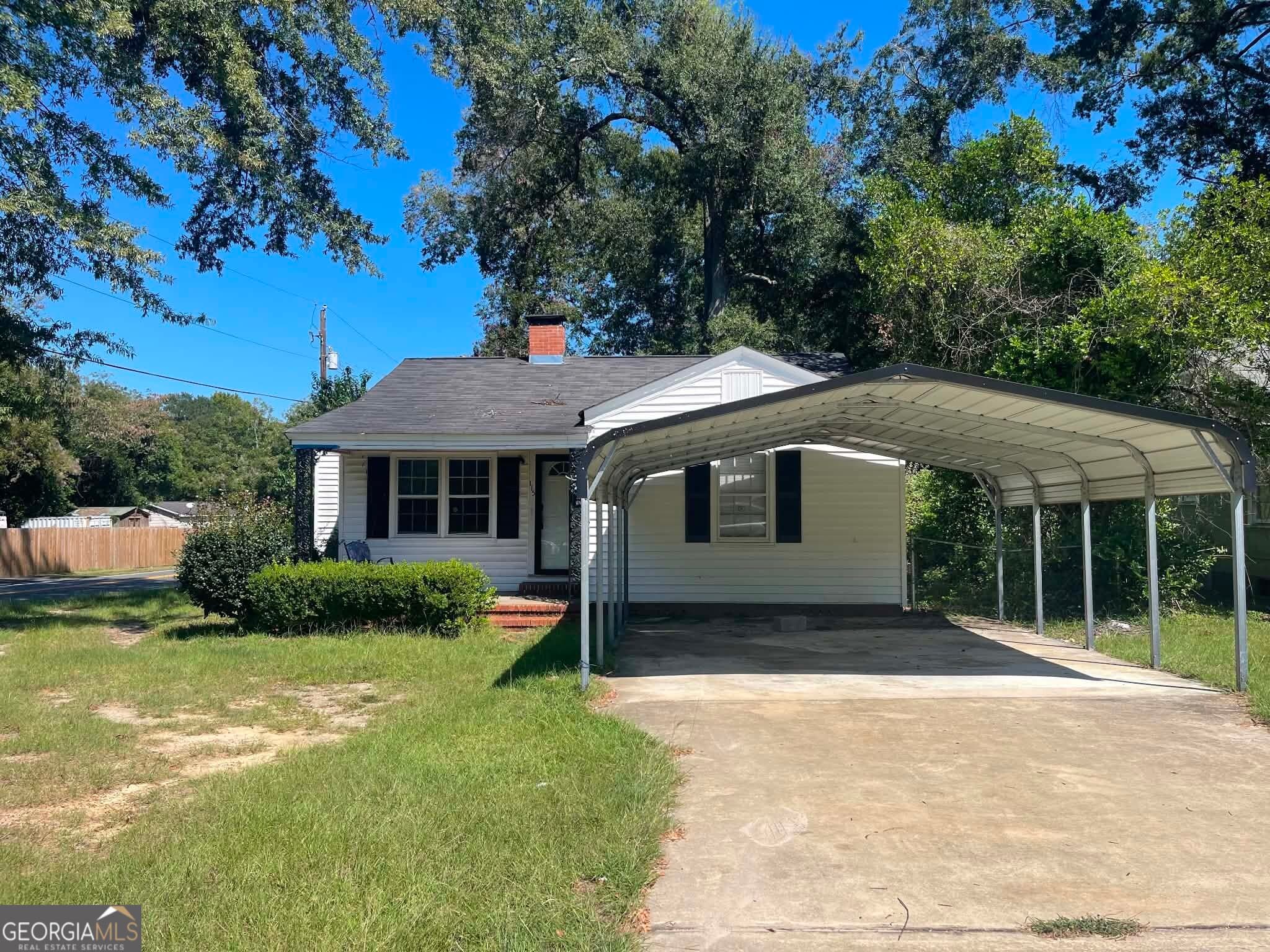 3 bedroom, 1 bathroom, 1,242 sq ft single family residence for rent at 115 West Drive, Dublin, GA 31021 for $1,325 a month
