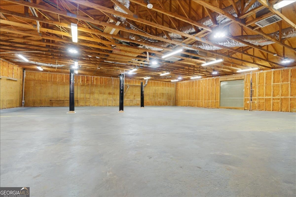 8 bedroom, 5 bathroom, 8,302 sq ft single family residence for sale at 1050 Cedar Grove Drive, Buckhead, GA 30625 — photo 6