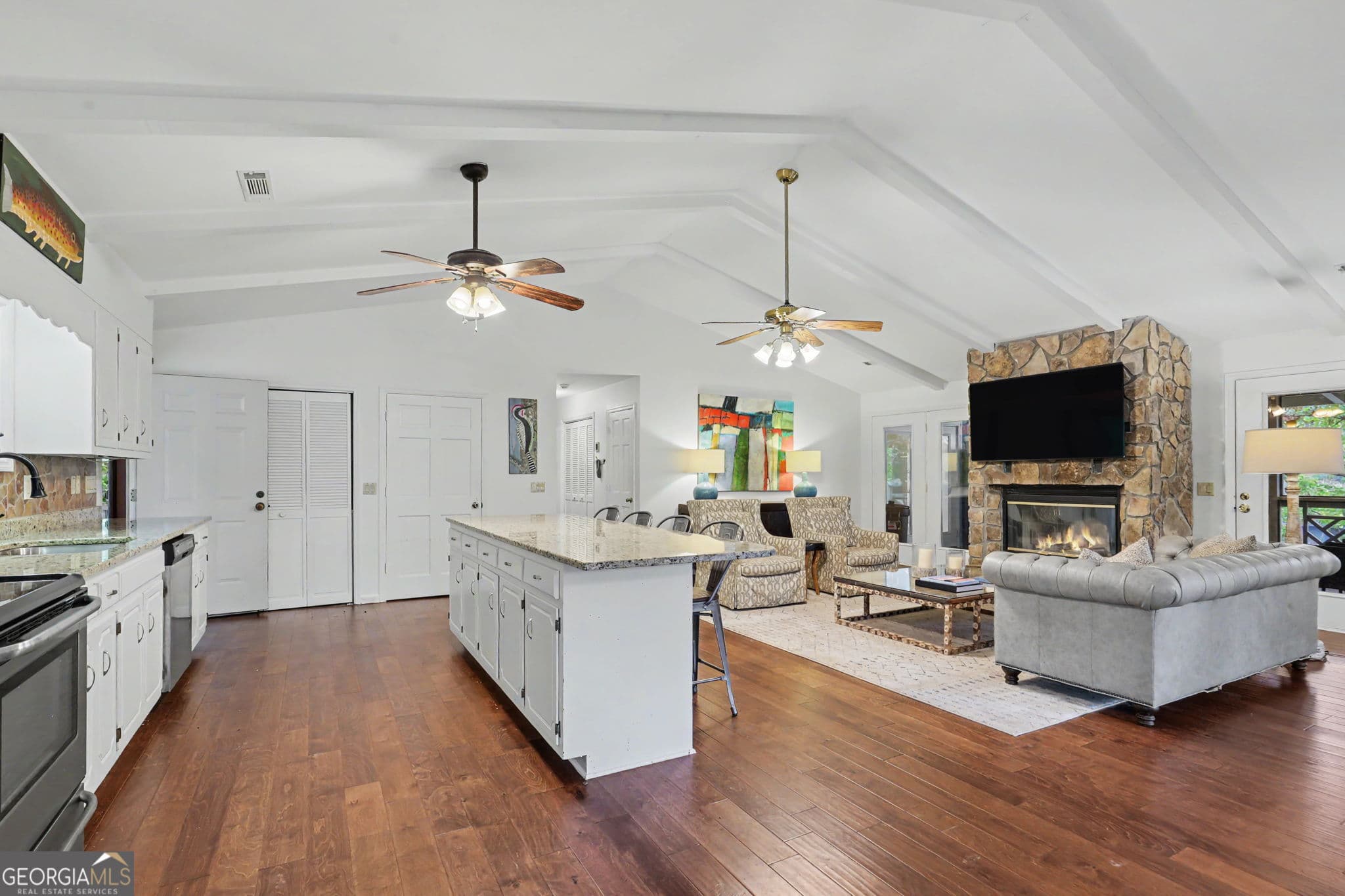 5 bedroom, 4 bathroom, 3,940 sq ft single family residence for sale at 922 Burton Mountain Road, Clarkesville, GA 30523 — photo 7
